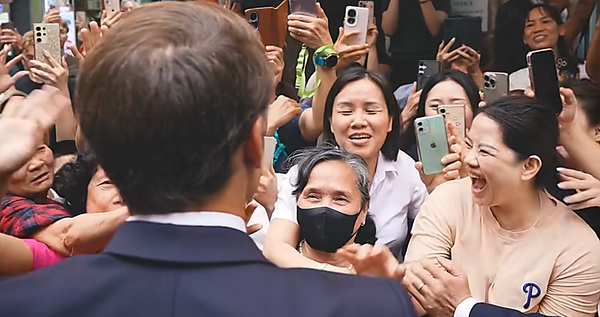 Macron inks defence, aviation deals on SEA tour